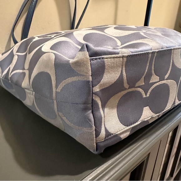 Coach Blue Tote Bag style F18335 (2011) - Picture 10 of 14